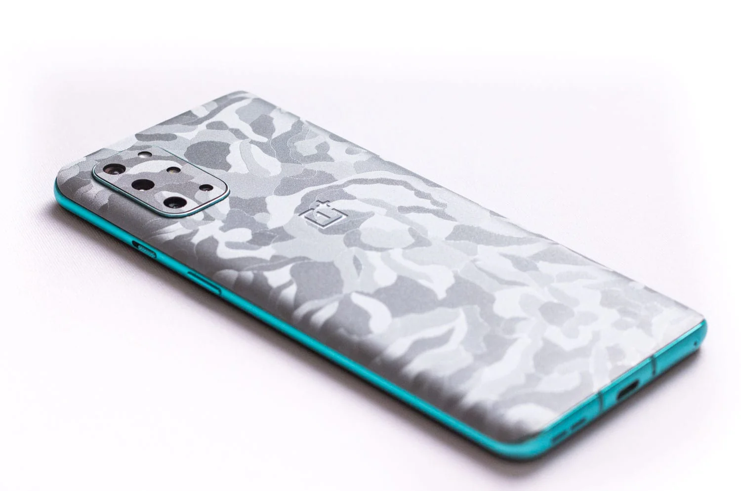 Silver Shape Shift Camo Mobile Skin - Image 2